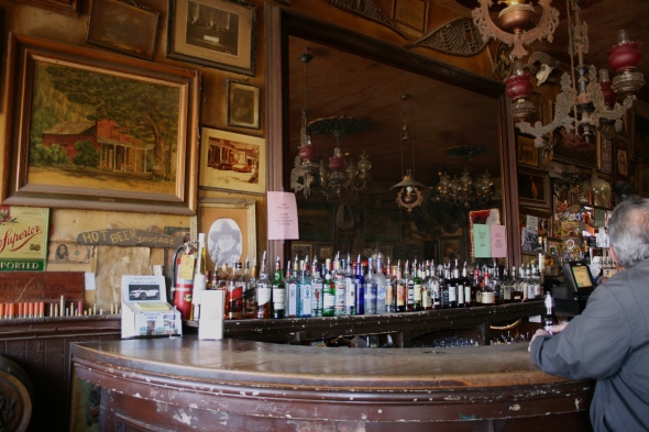 Genoa Bar